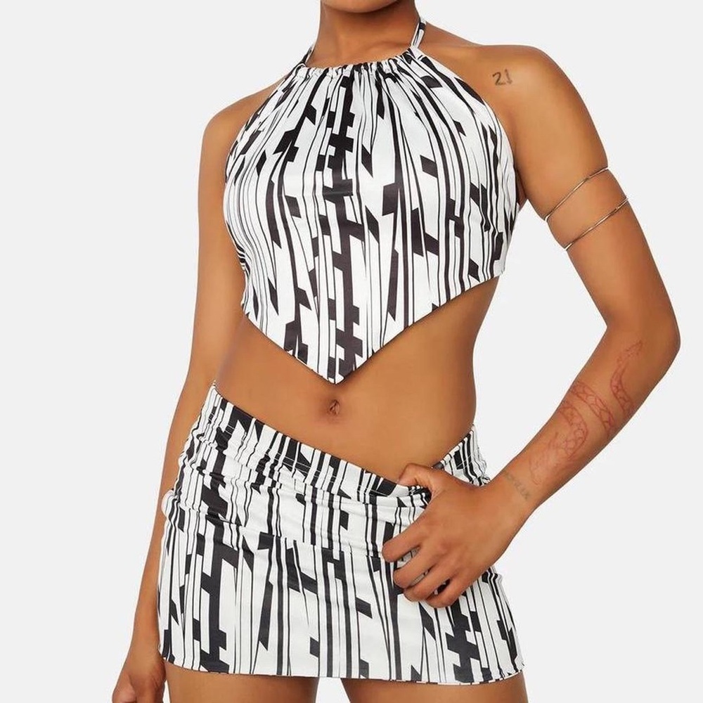 2 PIECE SET - Geo Printed Micro Mini Skirt And Handkerchief Top